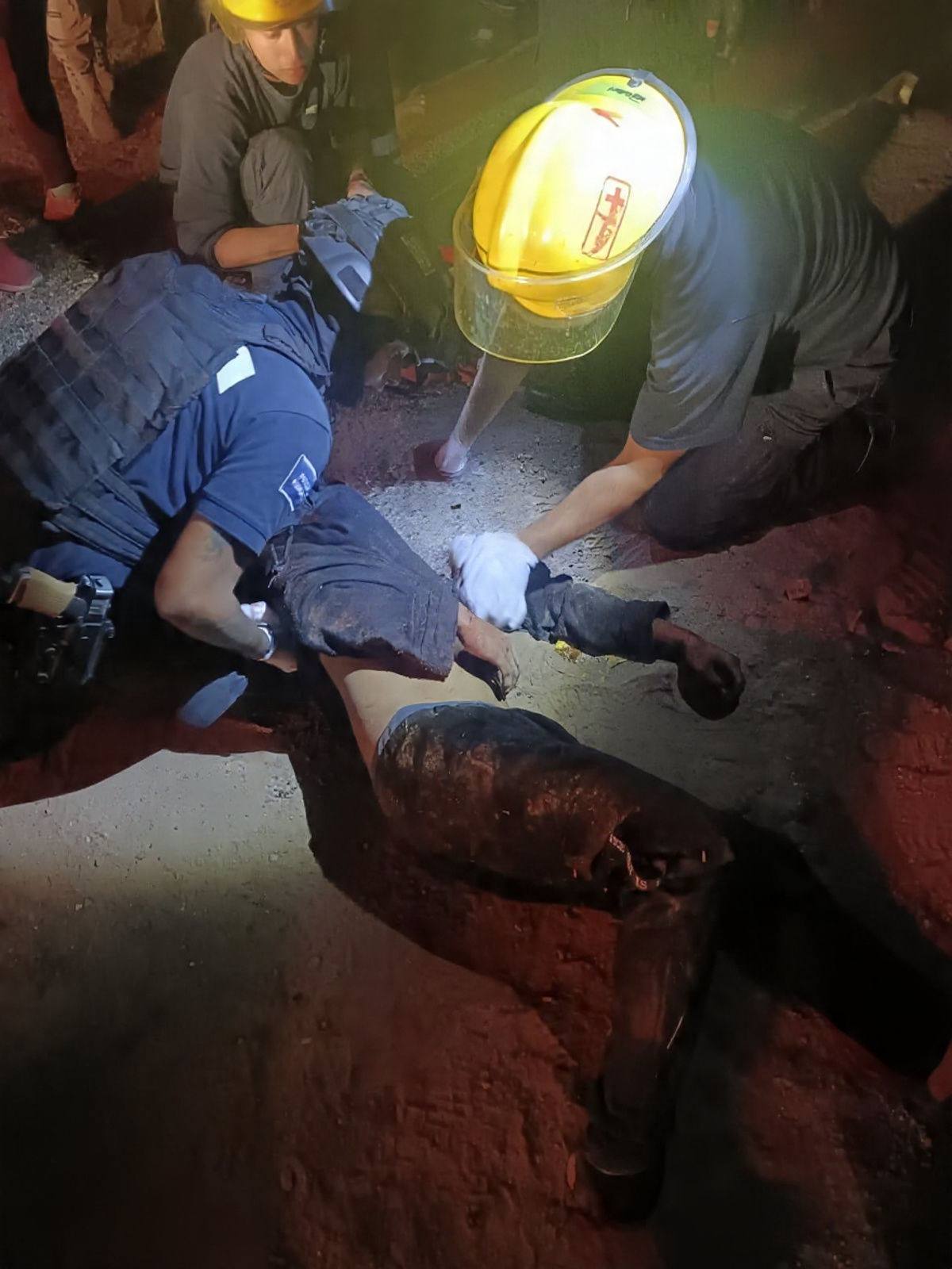 Hombre es atendido con múltiples lesiones en presunta riña