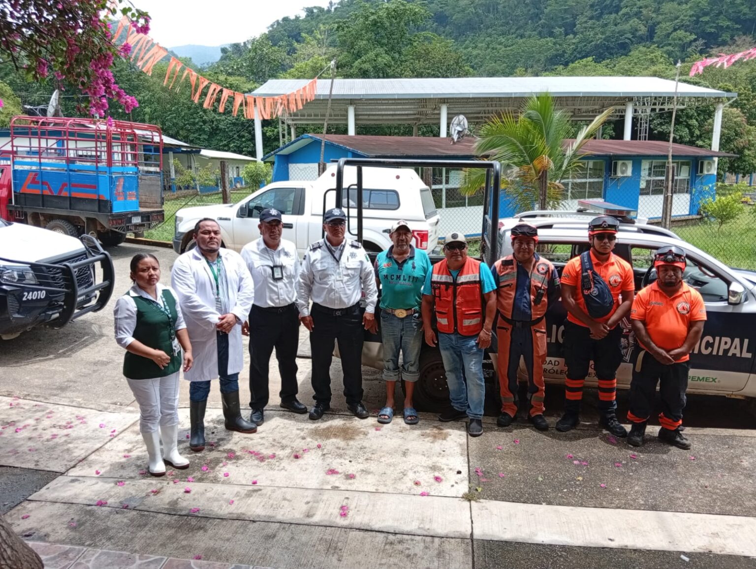 IMSS Oaxaca despliega atención médica y apoyo comunitario en San Isidro Naranjal tras desbordamiento de río